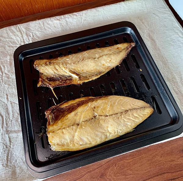 氣炸烤箱烤鯖魚 (2).jpg