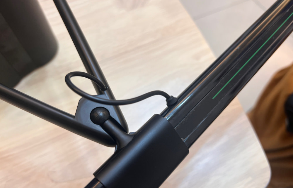 快譯通|LED 蓄電式檯燈鋼琴燈、無眩光無藍光、好用鋼琴燈推薦 - 第3張圖
