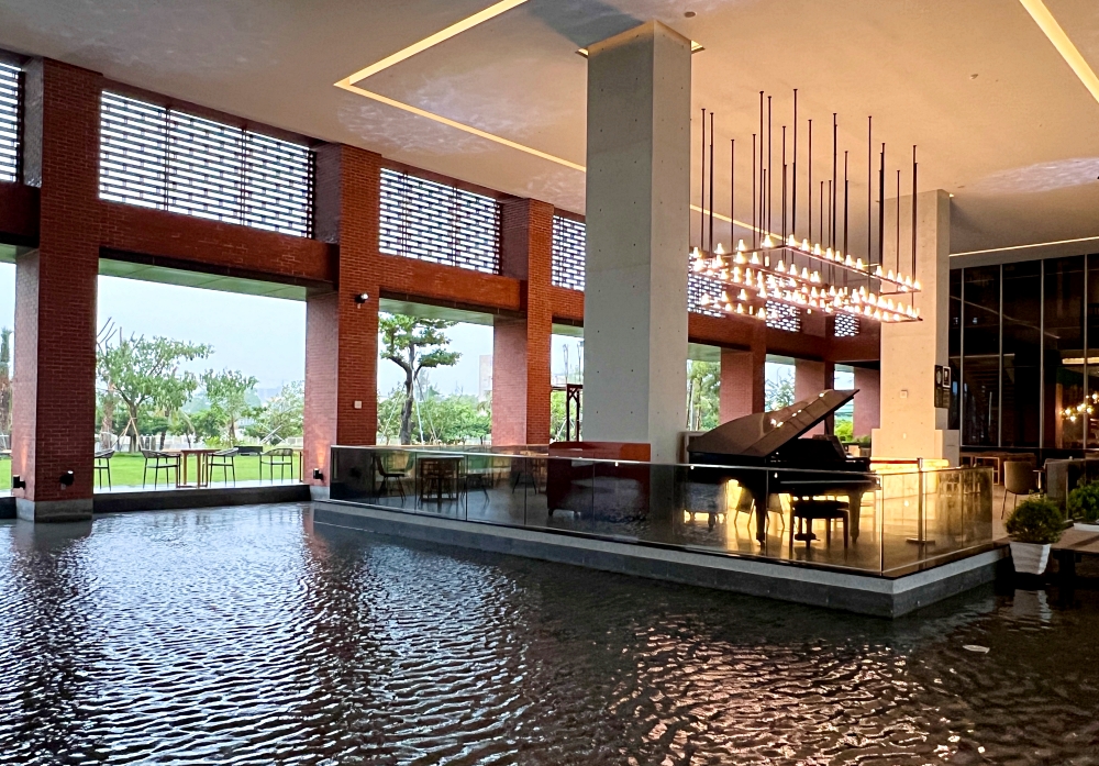 台南住宿|福爾摩沙遊艇酒店:無邊際泳池、遊艇碼頭、親子遊戲區,近安平老街,擁抱安平港灣絕美景致 - 第3張圖